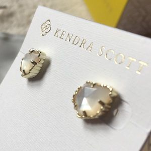 Kendra Scott • Stud Earrings